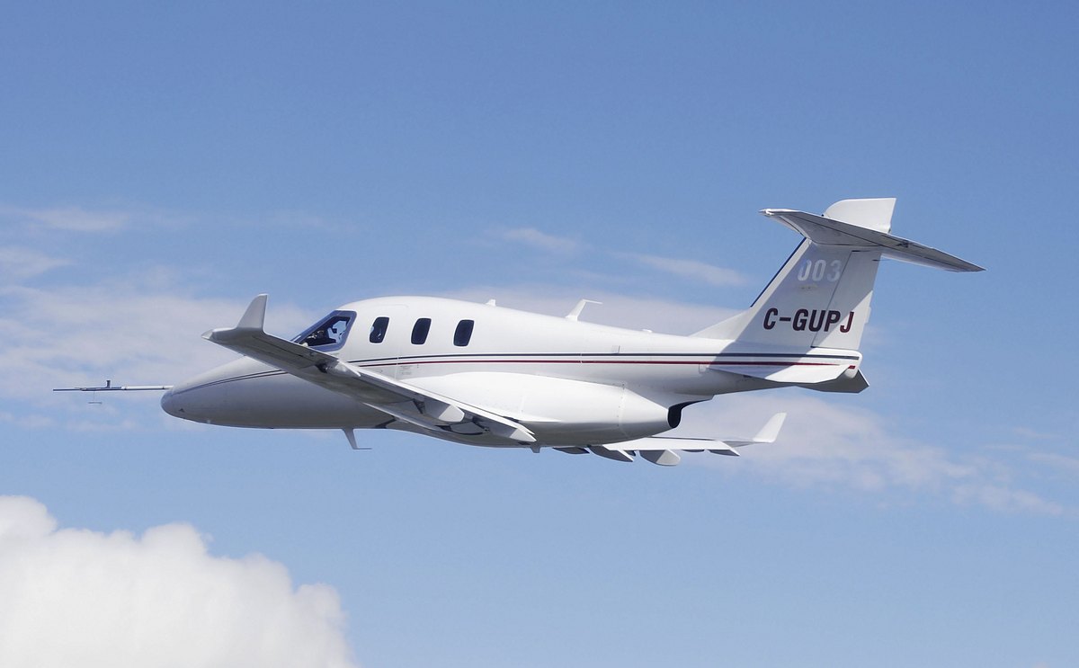 Diamond - Da Magnificent ② Diamond Aircraft announces first flight of D-JET with new