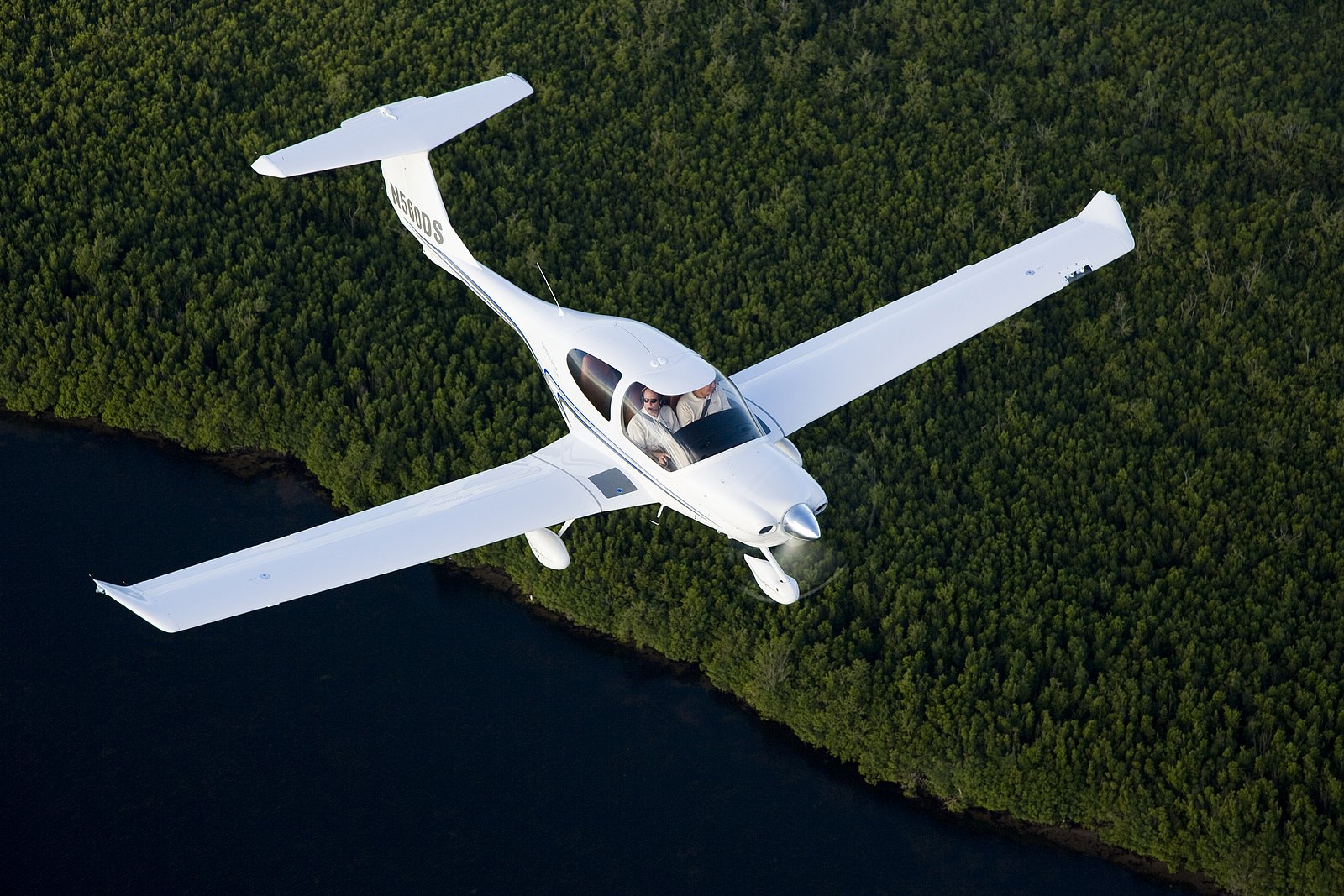Diamond’s DA40 is Aero News Network’s „Plane Of The Year 2012 ...