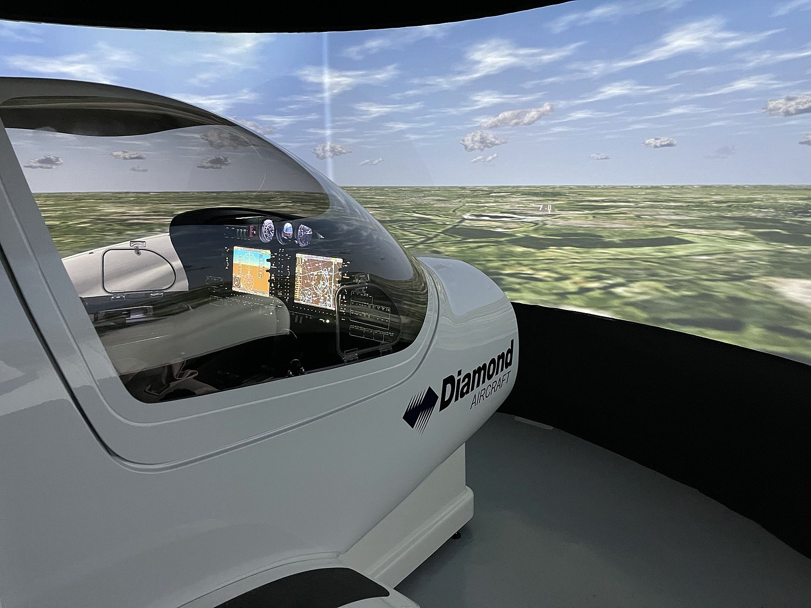 Advanced Flight Simulators: Cutting-Edge Devices for Training