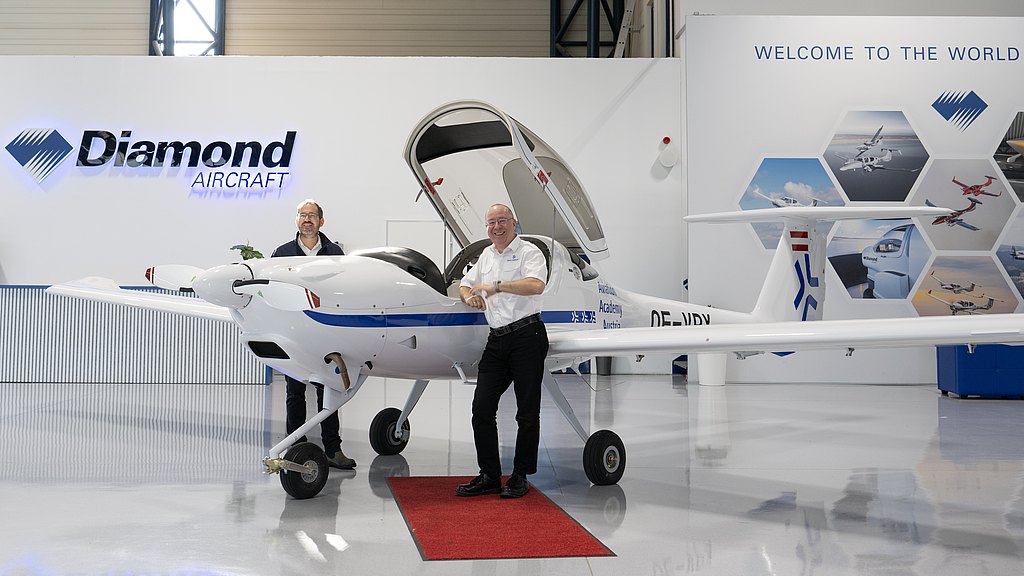 Oliver Karall and Thomas Wieser of Aviation Academy Austria with the new DA20i Katana.