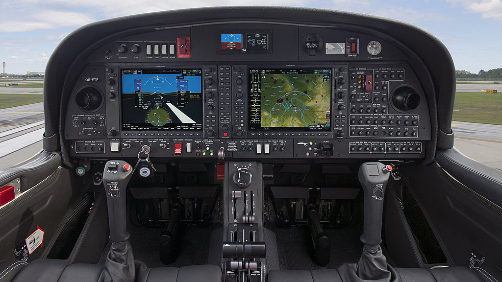 DA42-VI cockpit view with Garmin G1000NXi flight deck.