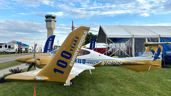 DA42-VI in a special 100-Years Embry-Riddle livery. 