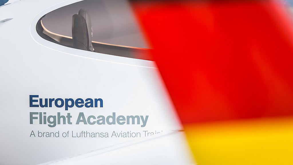 Winglet of European flight Academy's DA42-VI aircraft.