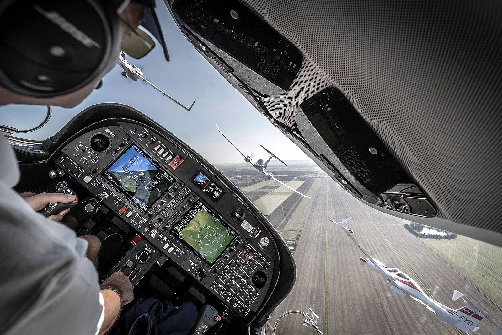 Kirkegård jorden Cater Diamond Aircraft sparkles at Red Bull Air Race - Diamond Aircraft Industries