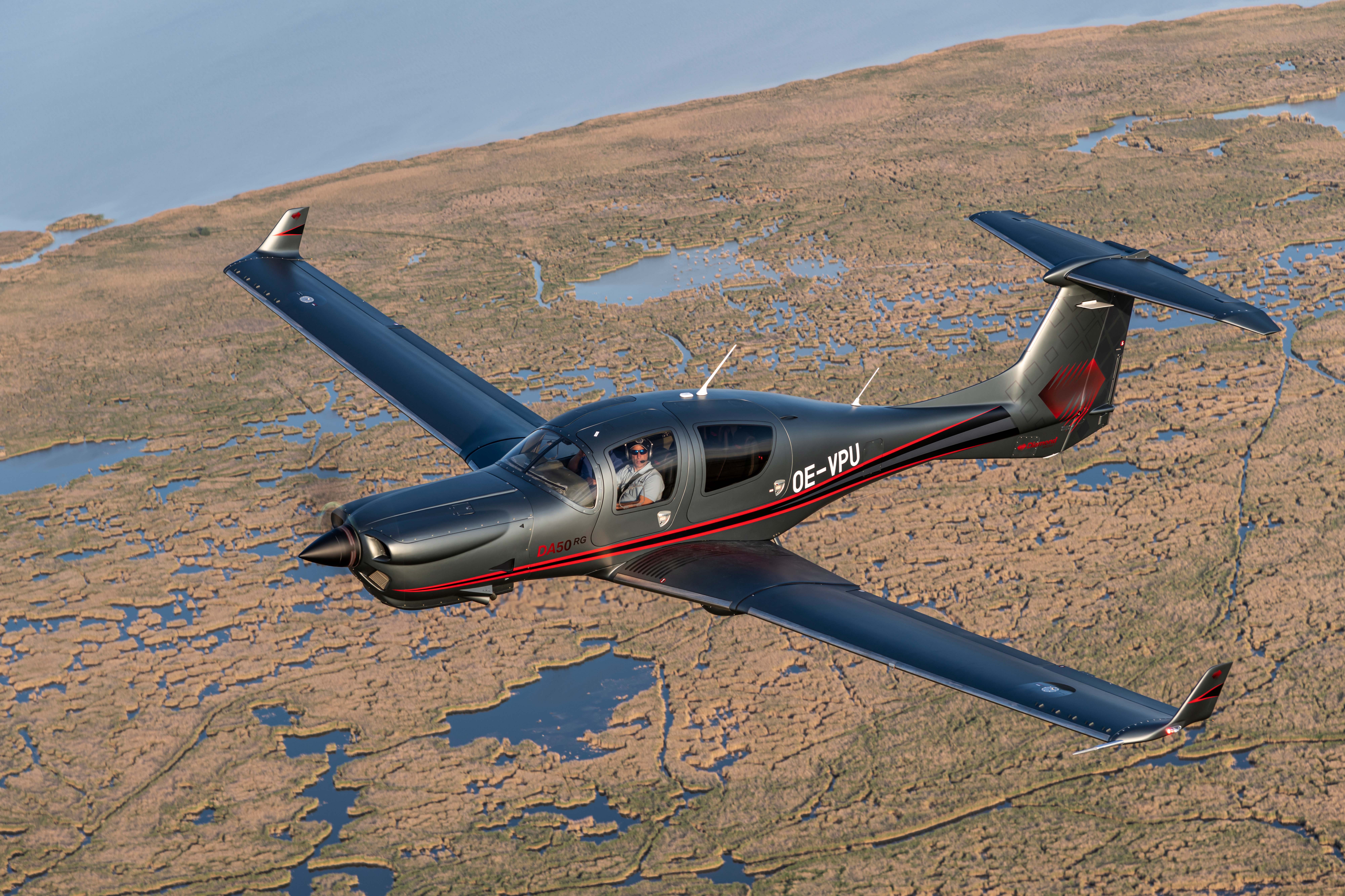 Diamond Aircraft wins German Design Award 2023 for the DA50 RG ...