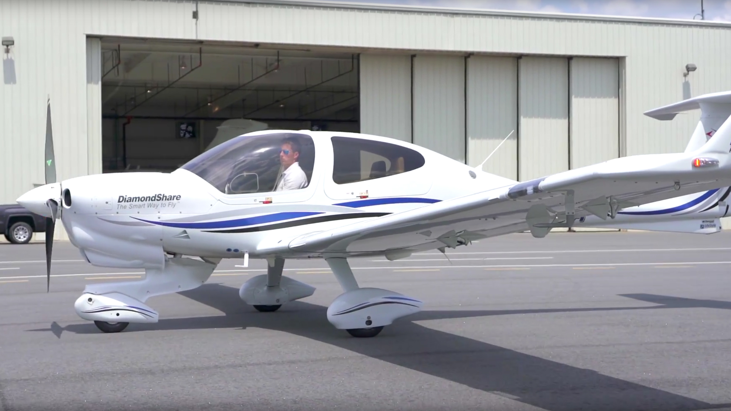 DA40 Series Airborne innovation Diamond Aircraft Industries